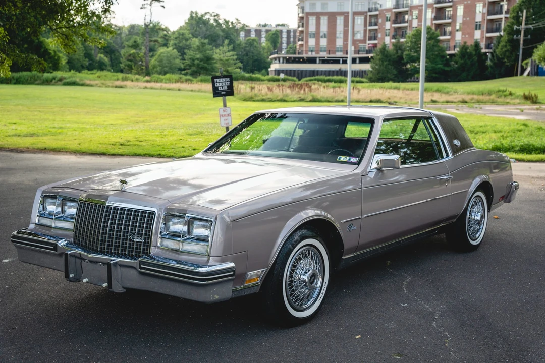 1983 Buick Riviera 4th-7th Gen - Image 2 of 31