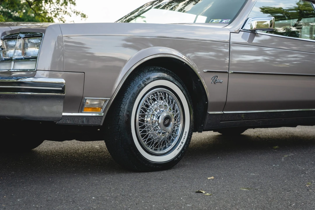 1983 Buick Riviera 4th-7th Gen - Image 21 of 31