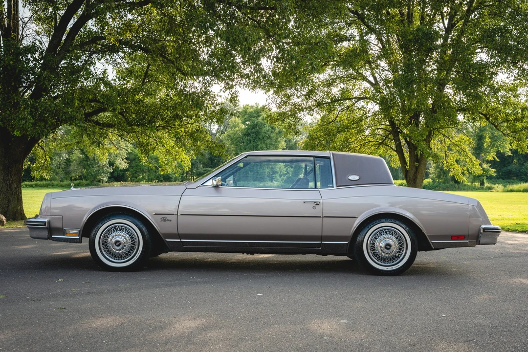 1983 Buick Riviera 4th-7th Gen - Image 4 of 31