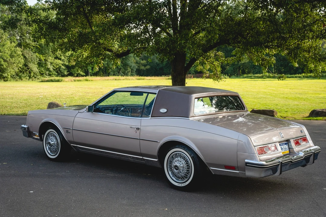 1983 Buick Riviera 4th-7th Gen - Image 6 of 31