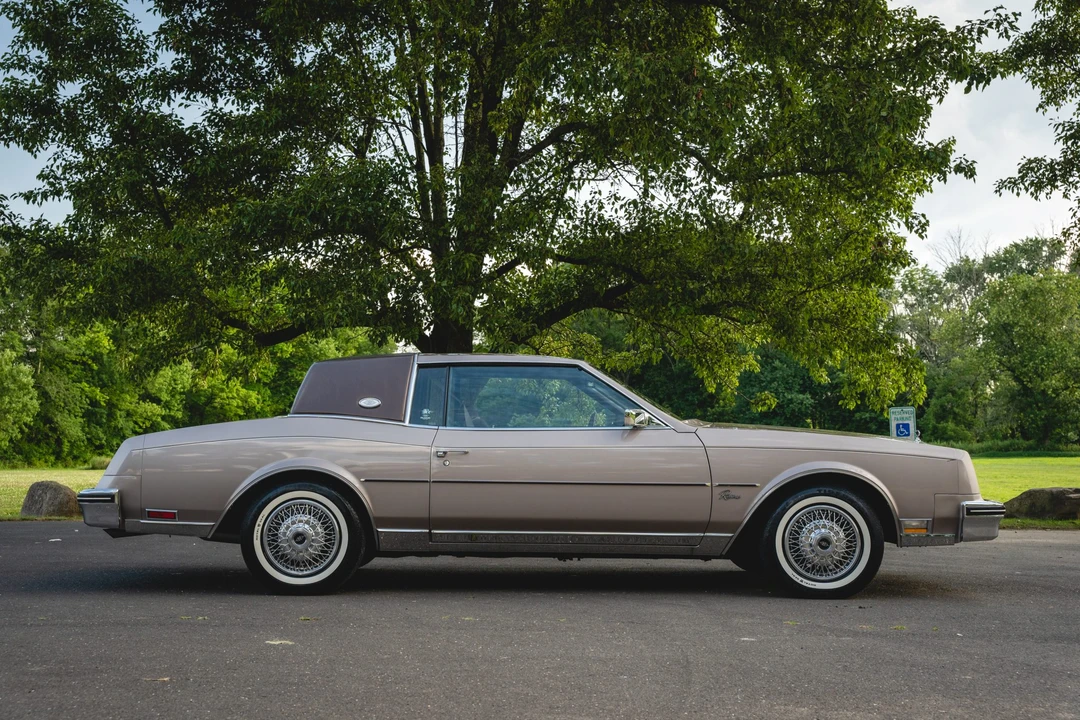1983 Buick Riviera 4th-7th Gen - Image 13 of 31