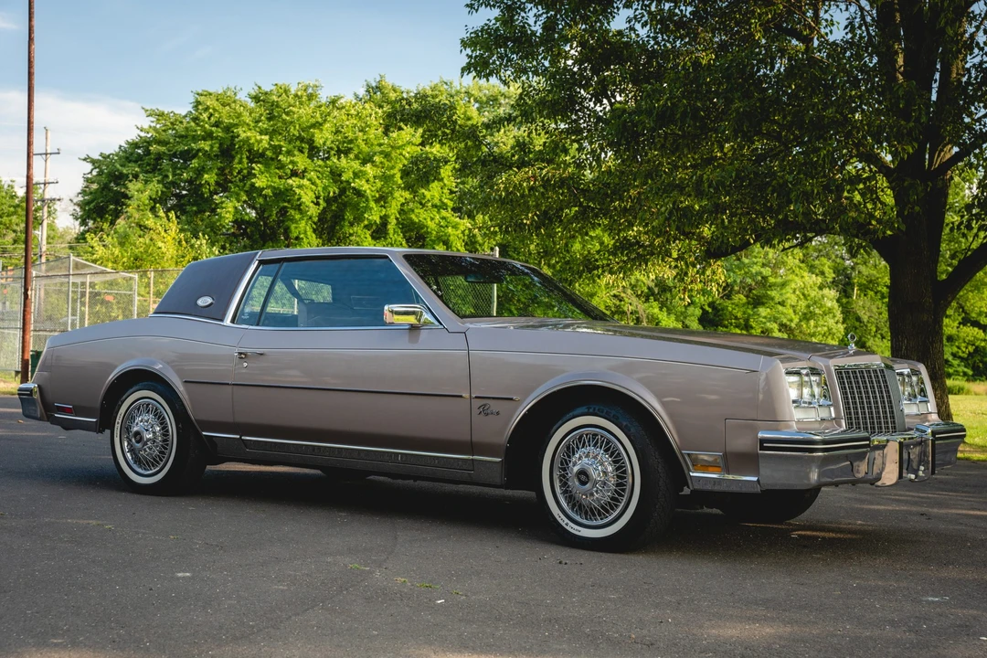 1983 Buick Riviera 4th-7th Gen - Image 12 of 31