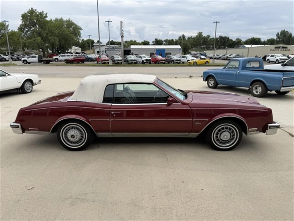 1983 Buick Riviera 4th-7th Gen - Image 9 of 28