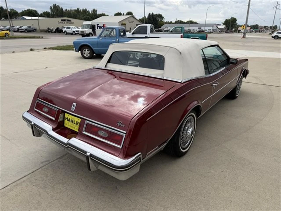 1983 Buick Riviera 4th-7th Gen - Image 8 of 28