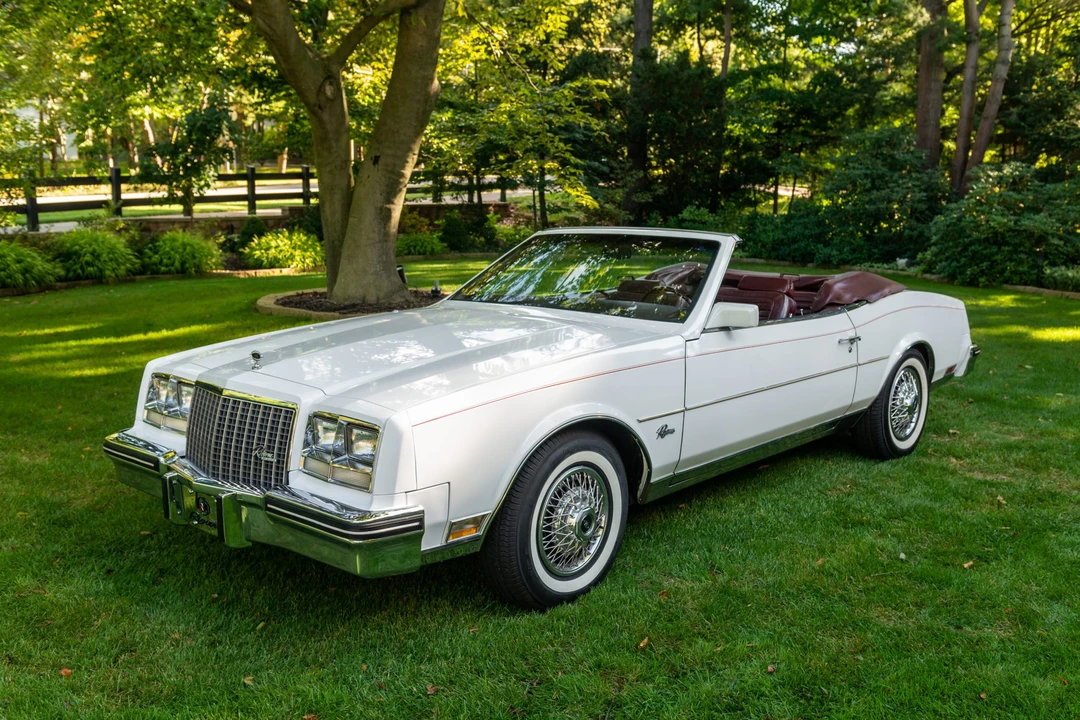 1983 Buick Riviera 4th-7th Gen - Image 10 of 31