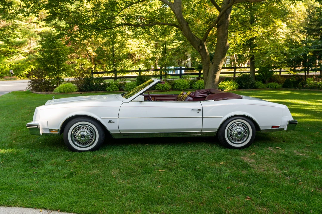 1983 Buick Riviera 4th-7th Gen - Image 11 of 31