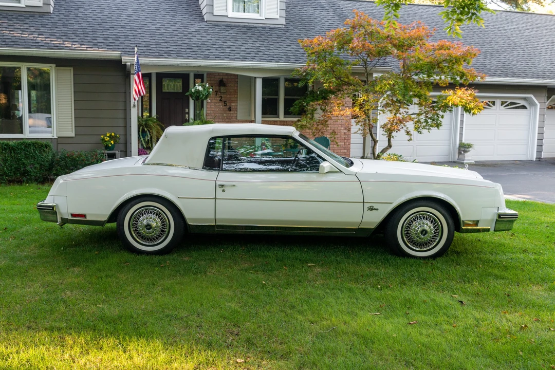1983 Buick Riviera 4th-7th Gen - Image 3 of 31