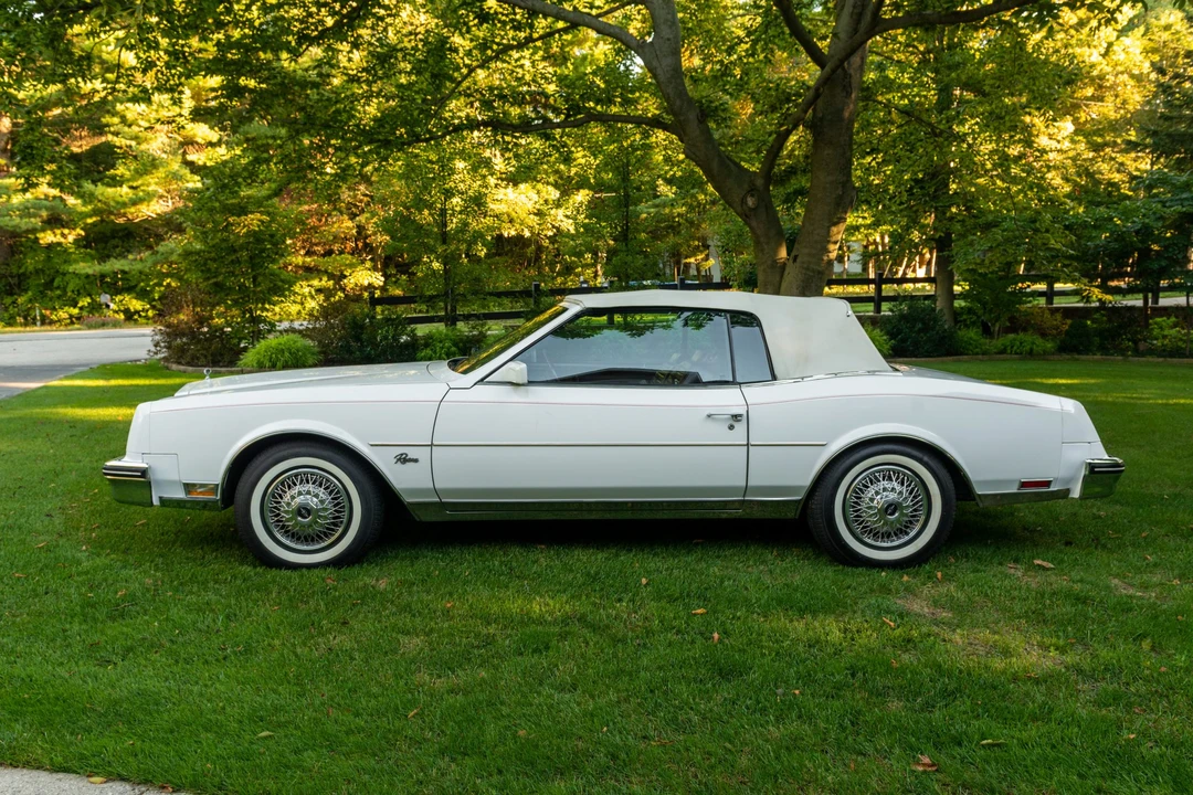 1983 Buick Riviera 4th-7th Gen - Image 7 of 31