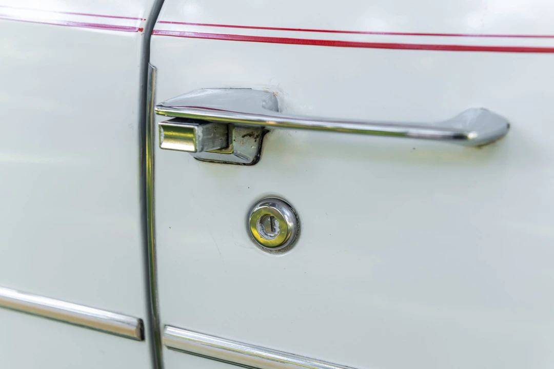 1983 Buick Riviera 4th-7th Gen - Image 30 of 31