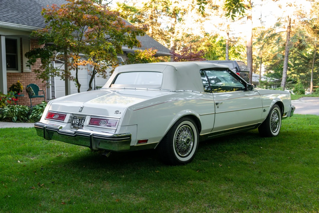 1983 Buick Riviera 4th-7th Gen - Image 4 of 31