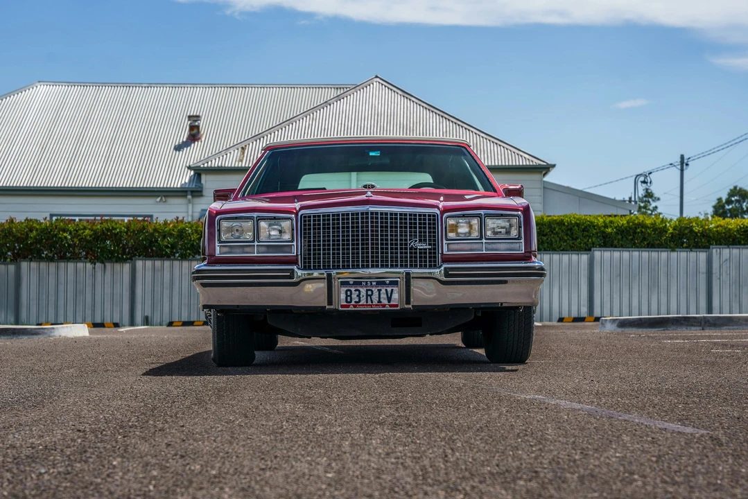 1983 Buick Riviera 4th-7th Gen - Image 10 of 21