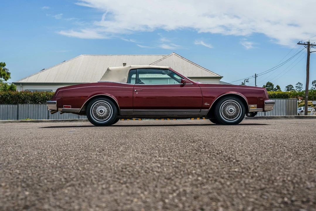 1983 Buick Riviera 4th-7th Gen - Image 12 of 21