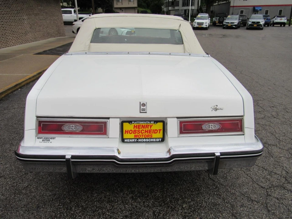 1983 Buick Riviera 4th-7th Gen - Image 4 of 31