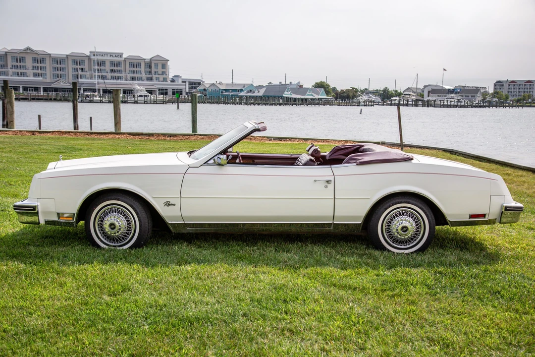 1983 Buick Riviera 4th-7th Gen - Image 3 of 31