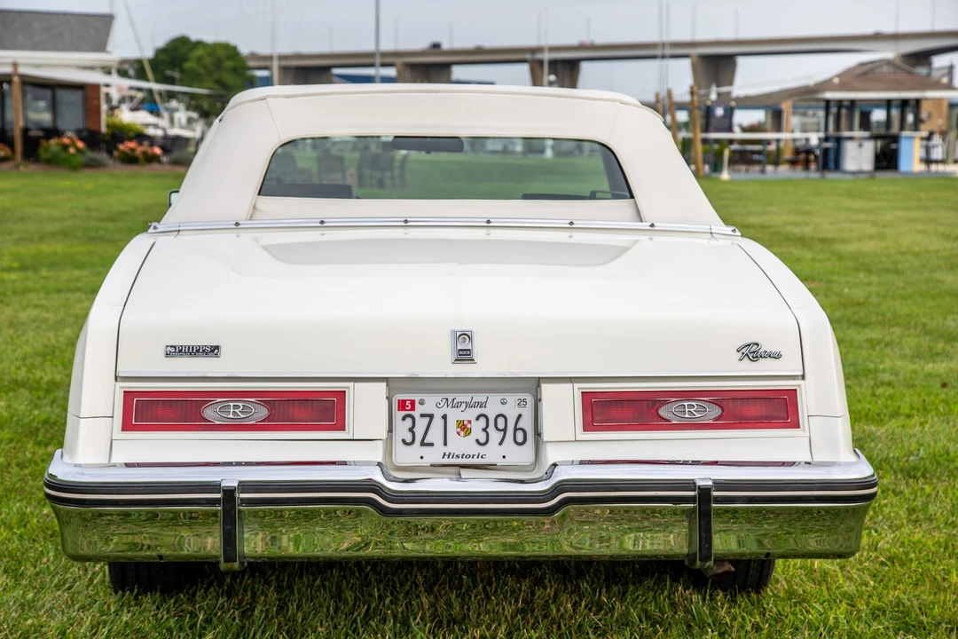 1983 Buick Riviera 4th-7th Gen - Image 13 of 31