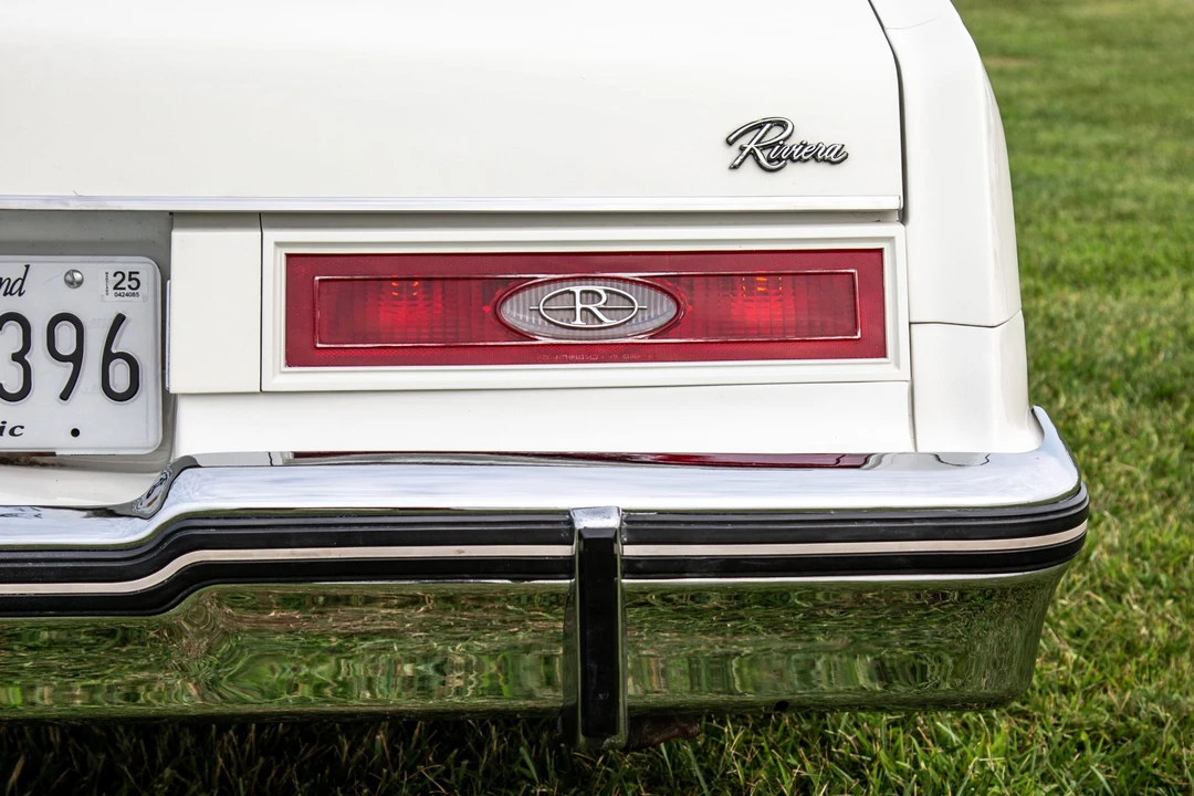 1983 Buick Riviera 4th-7th Gen - Image 25 of 31