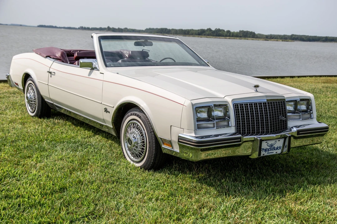 1983 Buick Riviera 4th-7th Gen - Image 8 of 31