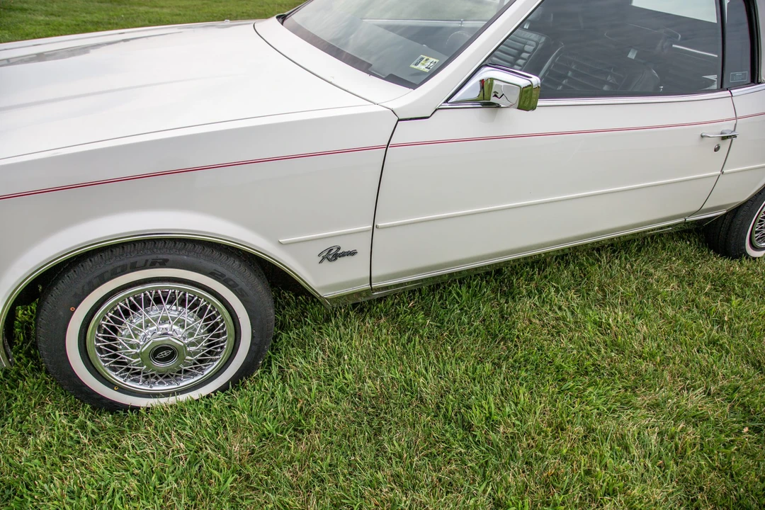 1983 Buick Riviera 4th-7th Gen - Image 21 of 31