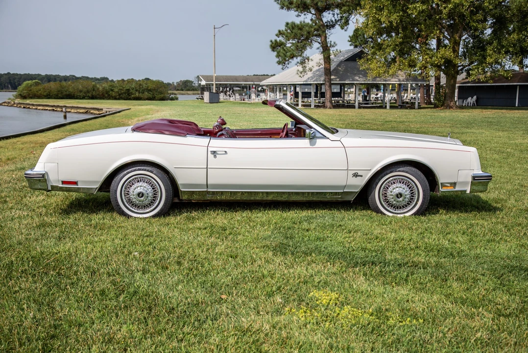 1983 Buick Riviera 4th-7th Gen - Image 7 of 31