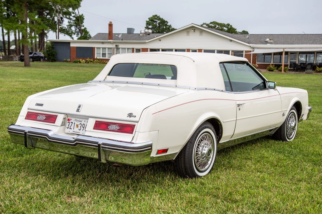 1983 Buick Riviera 4th-7th Gen - Image 14 of 31