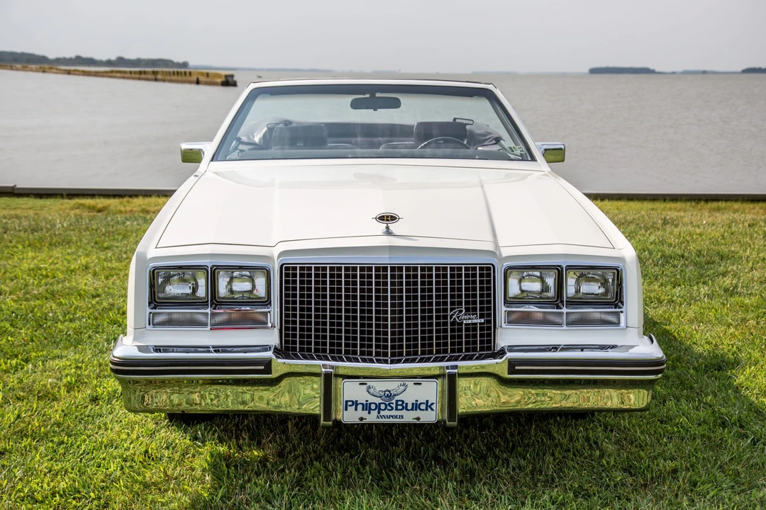 1983 Buick Riviera 4th-7th Gen - Image 9 of 31