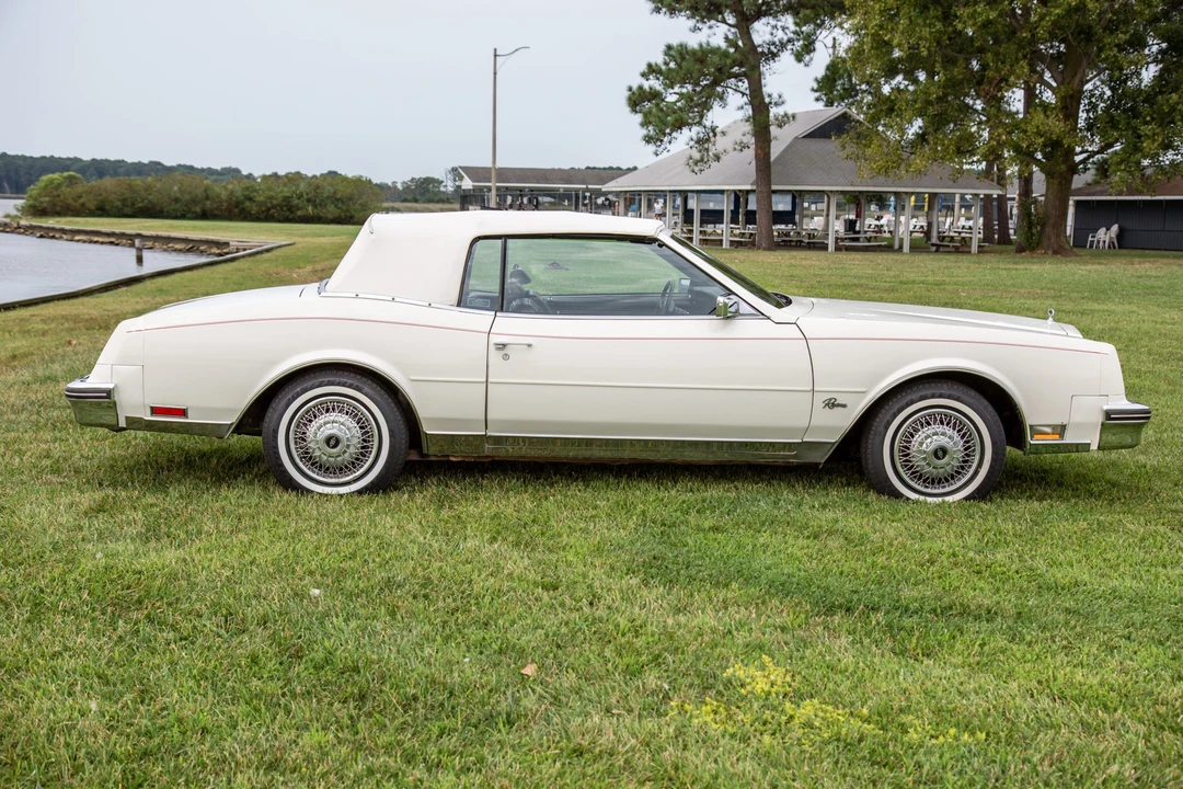 1983 Buick Riviera 4th-7th Gen - Image 15 of 31