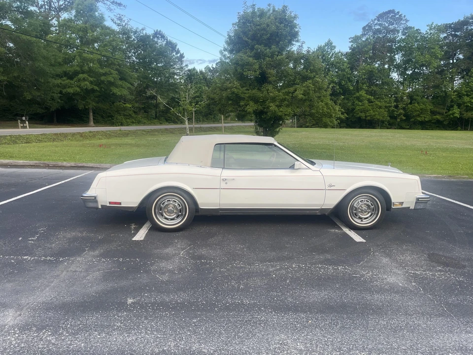 1983 Buick Riviera 4th-7th Gen - Image 23 of 31