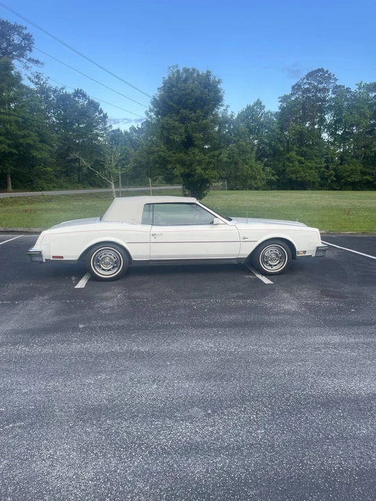 1983 Buick Riviera 4th-7th Gen - Image 24 of 31