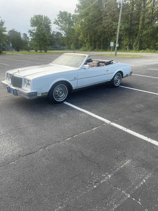 1983 Buick Riviera 4th-7th Gen - Image 2 of 31