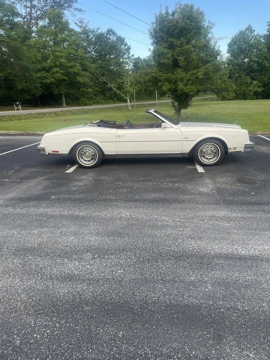 1983 Buick Riviera 4th-7th Gen - Image 9 of 31