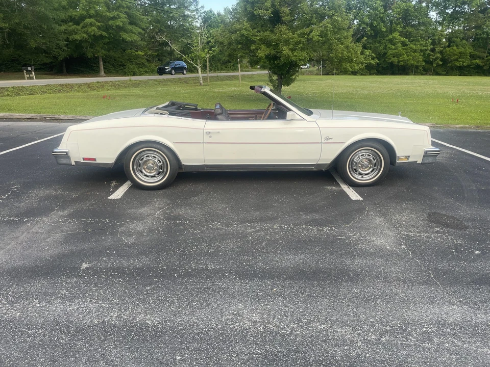 1983 Buick Riviera 4th-7th Gen - Image 8 of 31