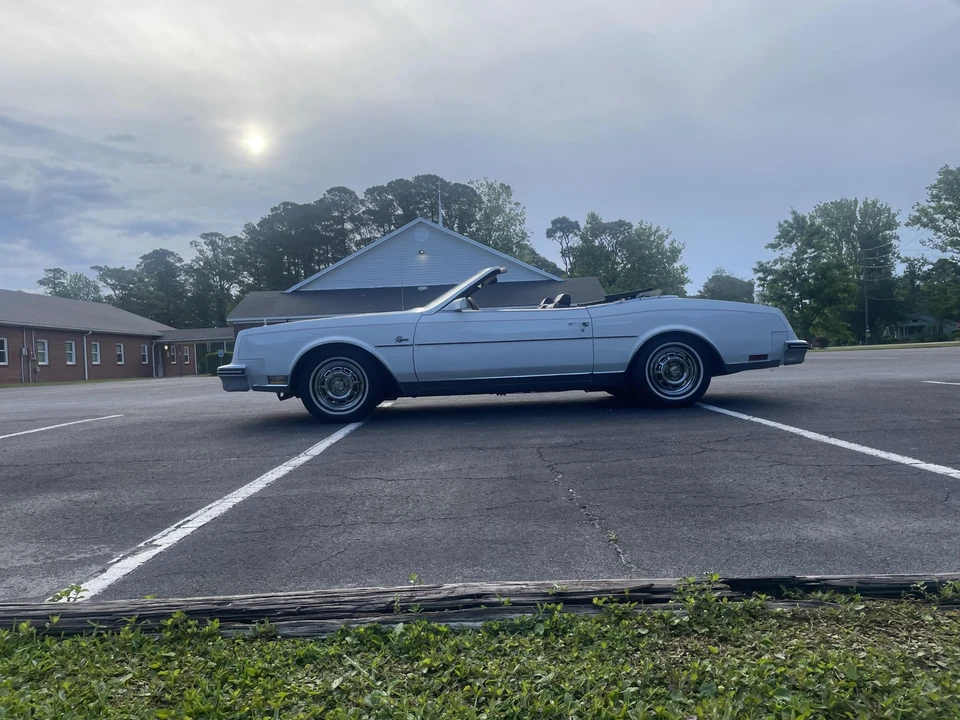 1983 Buick Riviera 4th-7th Gen - Image 18 of 31
