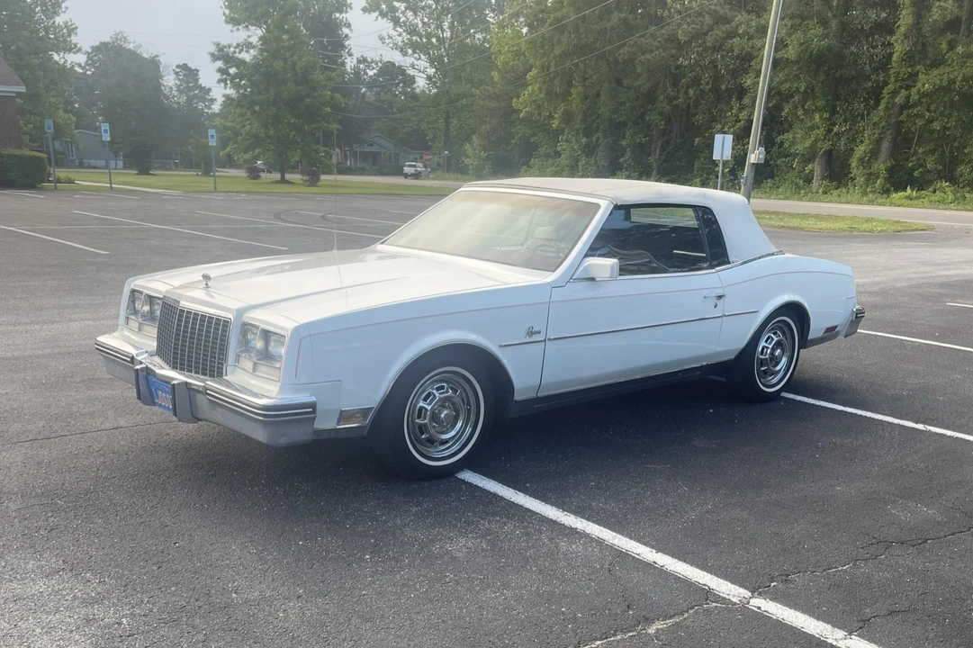 1983 Buick Riviera 4th-7th Gen - Image 20 of 31