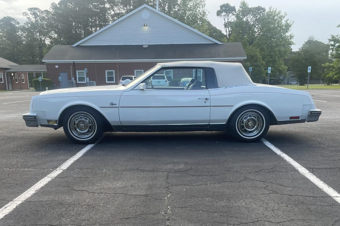 1983 Buick Riviera 4th-7th Gen - Image 28 of 31