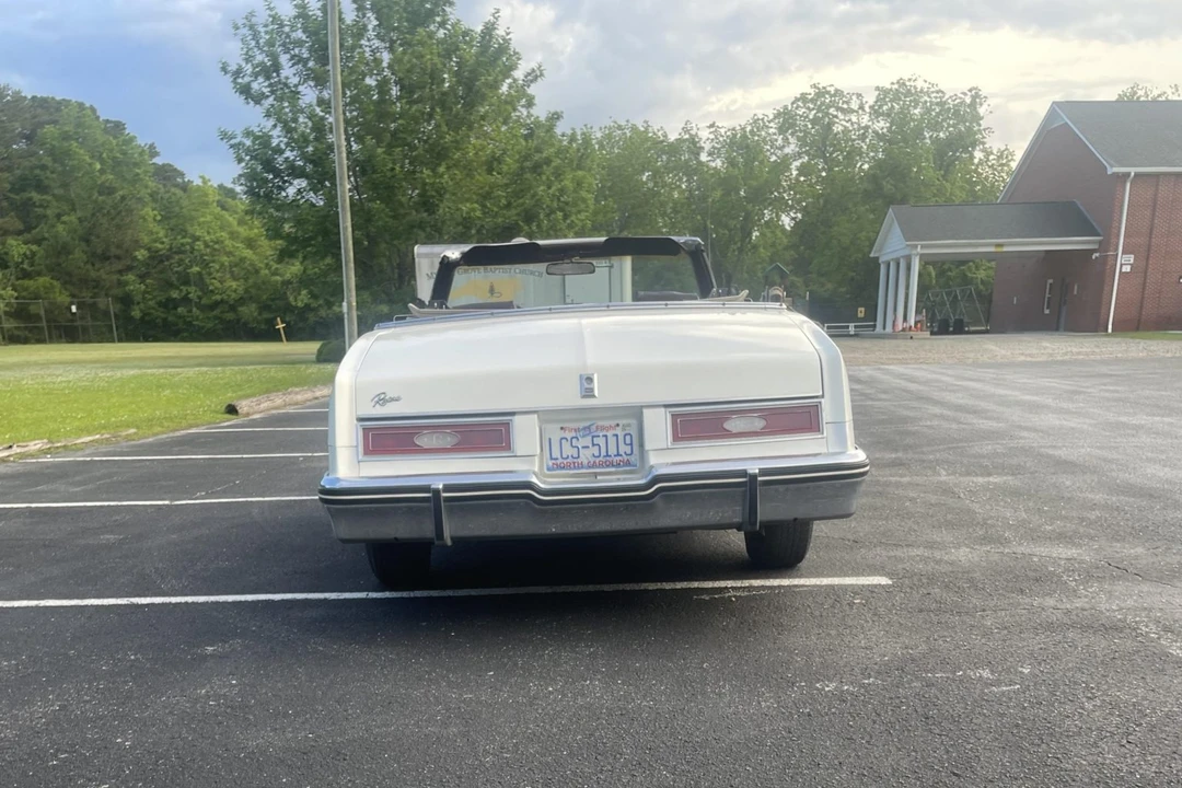 1983 Buick Riviera 4th-7th Gen - Image 13 of 31