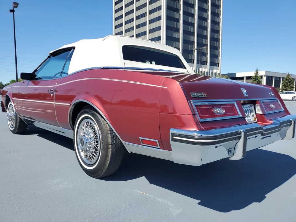 1983 Buick Riviera 4th-7th Gen - Image 10 of 31