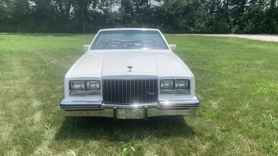 1983 Buick Riviera 4th-7th Gen - Image 4 of 25
