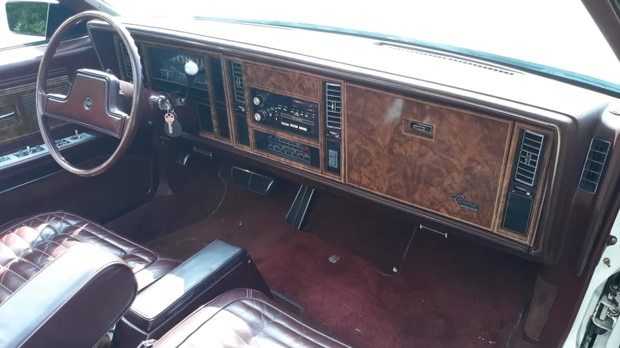 1983 Buick Riviera 4th-7th Gen - Image 4 of 11