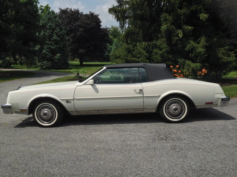 1983 Buick Riviera 4th-7th Gen - Image 2 of 7