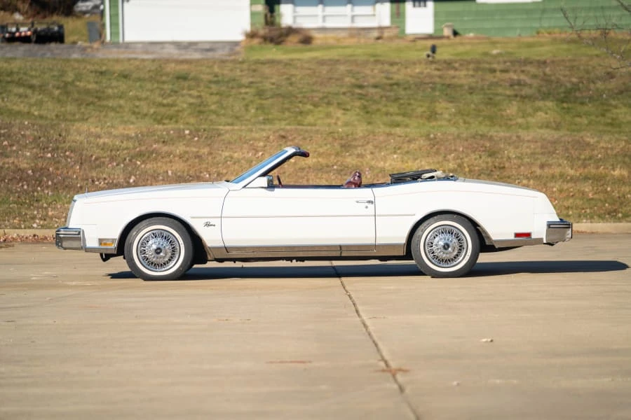 1983 Buick Riviera 4th-7th Gen - Image 2 of 19