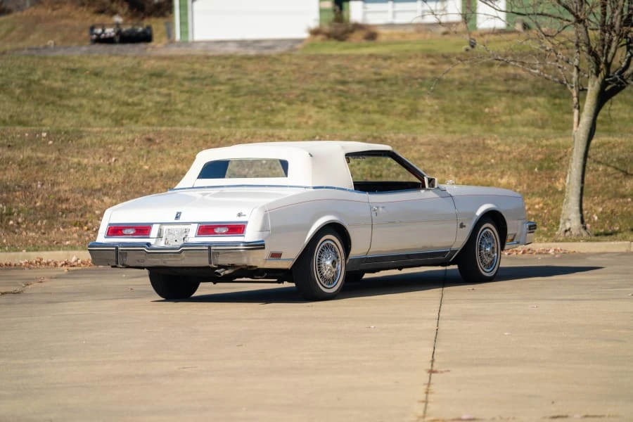 1983 Buick Riviera 4th-7th Gen - Image 3 of 19