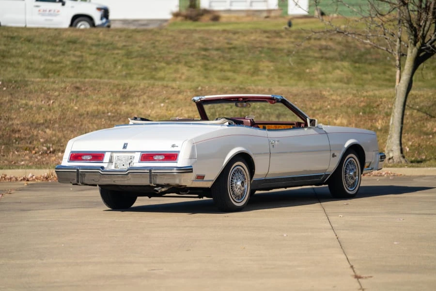 1983 Buick Riviera 4th-7th Gen - Image 11 of 19