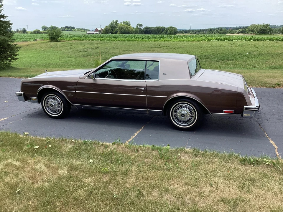 1983 Buick Riviera 4th-7th Gen - Image 3 of 31