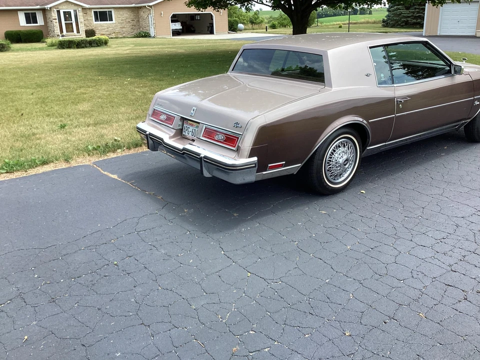 1983 Buick Riviera 4th-7th Gen - Image 8 of 31