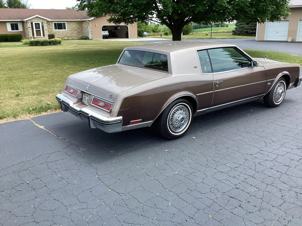 1983 Buick Riviera 4th-7th Gen - Image 7 of 31
