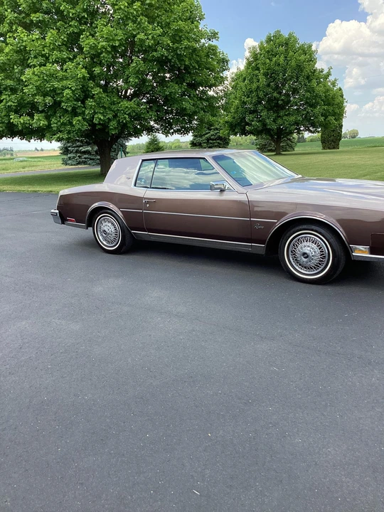 1983 Buick Riviera 4th-7th Gen - Image 9 of 31