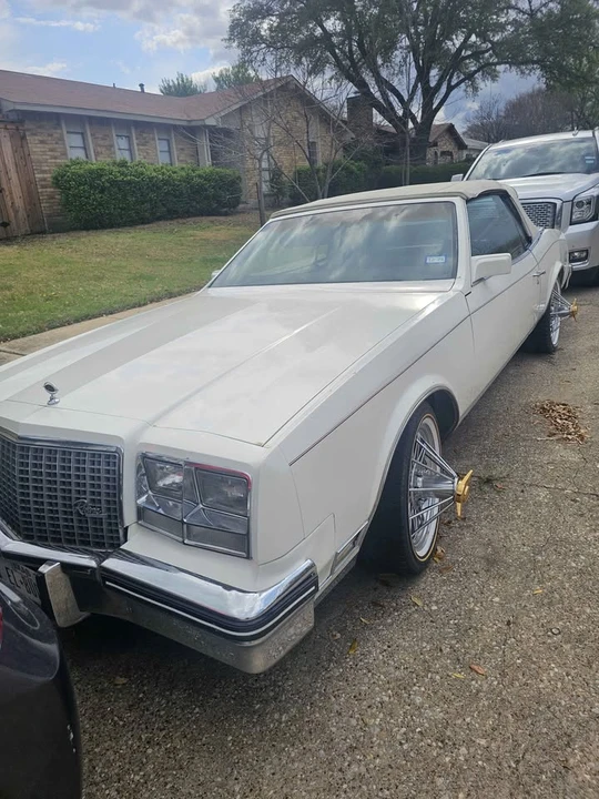 1983 Buick Riviera 4th-7th Gen - Image 2 of 9