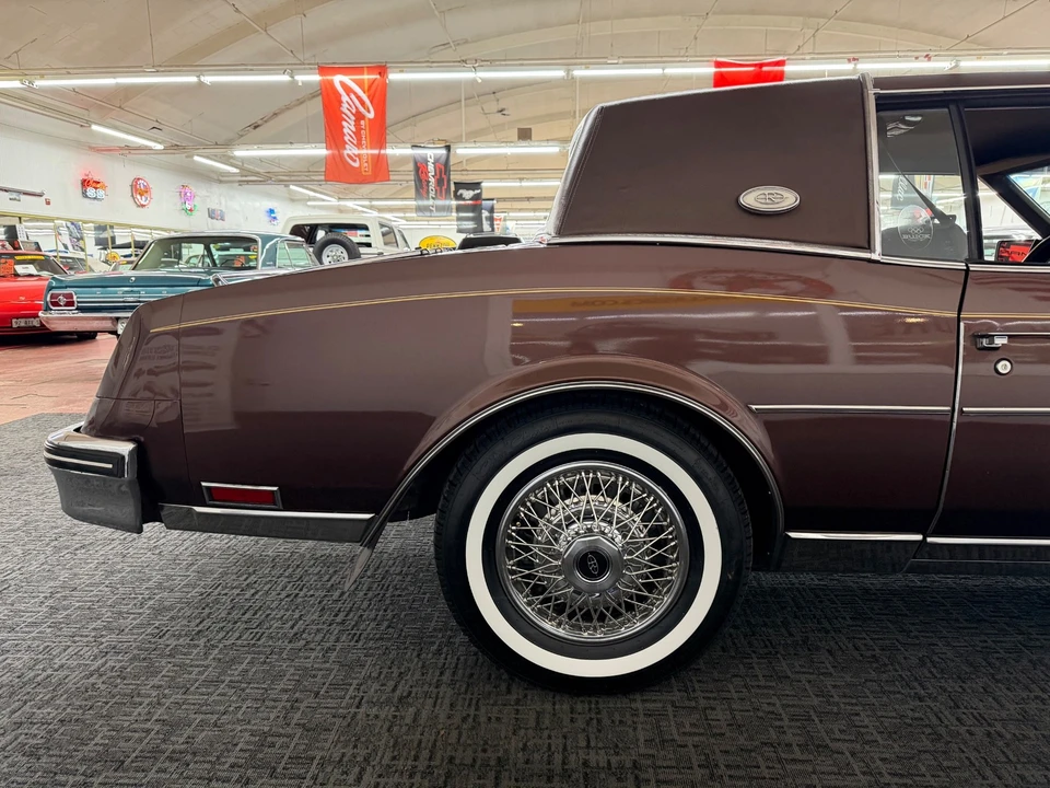 1983 Buick Riviera 4th-7th Gen - Image 25 of 31