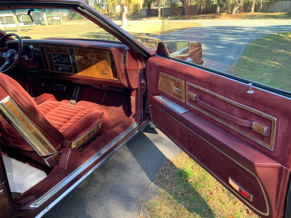 1983 Buick Riviera 4th-7th Gen - Image 11 of 17