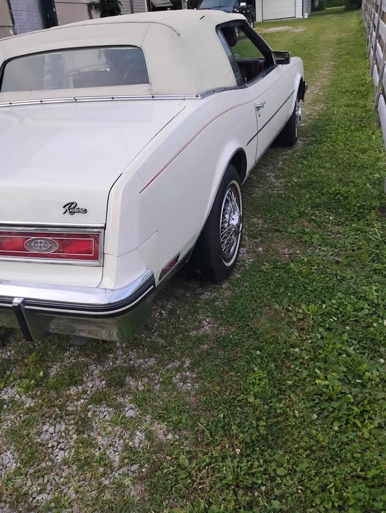 1983 Buick Riviera 4th-7th Gen - Image 2 of 7